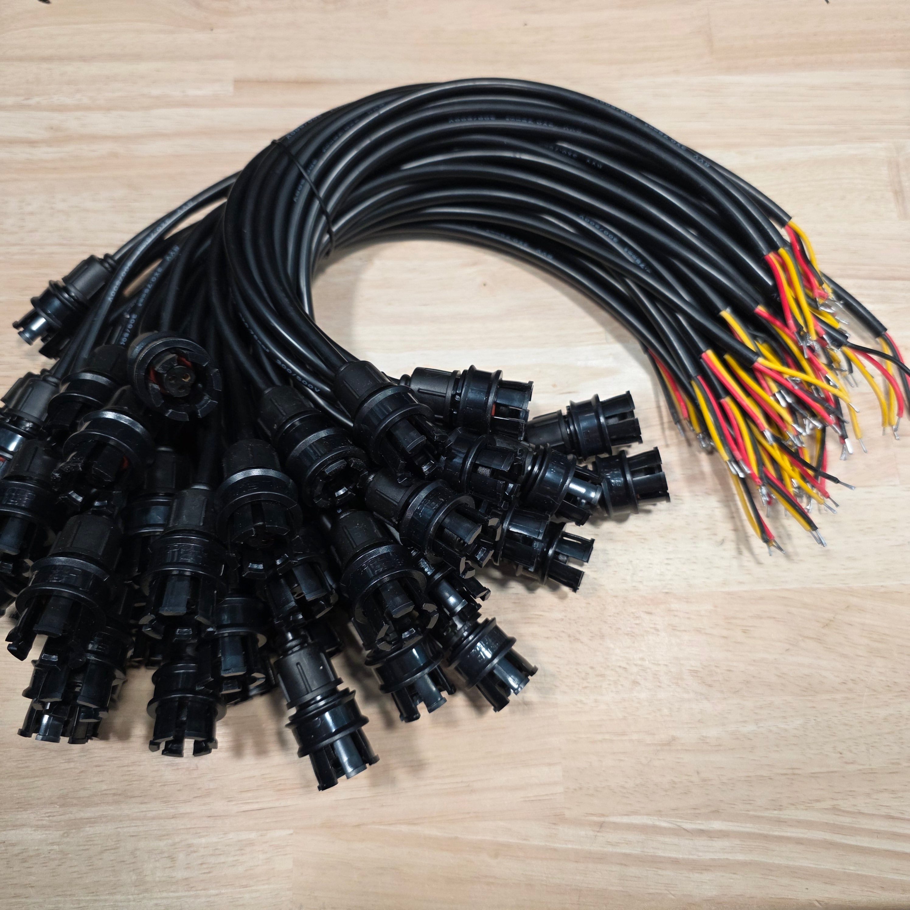 20 Inch Round xConnect Pigtail - Female